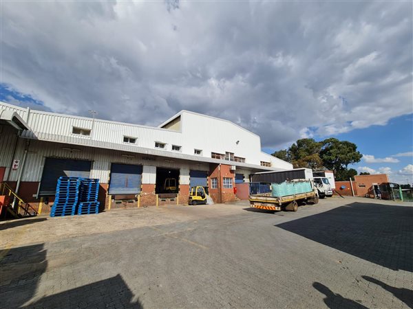 7 567  m² Industrial space