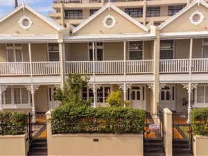 3 Bed Townhouse in Point Waterfront