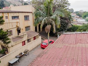 5 Bed House in Bezuidenhout Valley