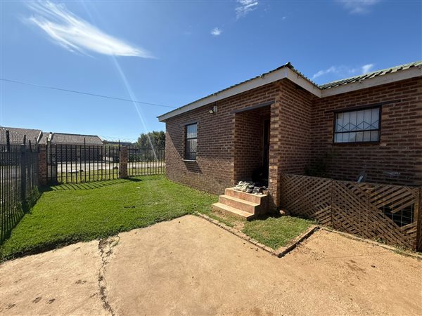 3 Bedroom Townhouse 3 Bedroom Townhouse