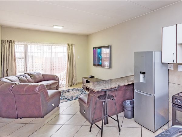 2 Bed Apartment in Witpoortjie