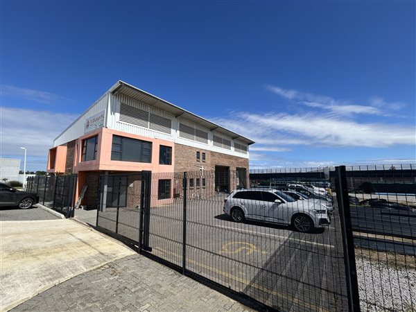 453 m² Industrial space 453 m² Industrial space