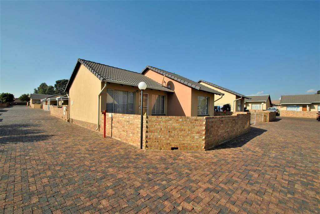3 Bed House in Ormonde photo number 1