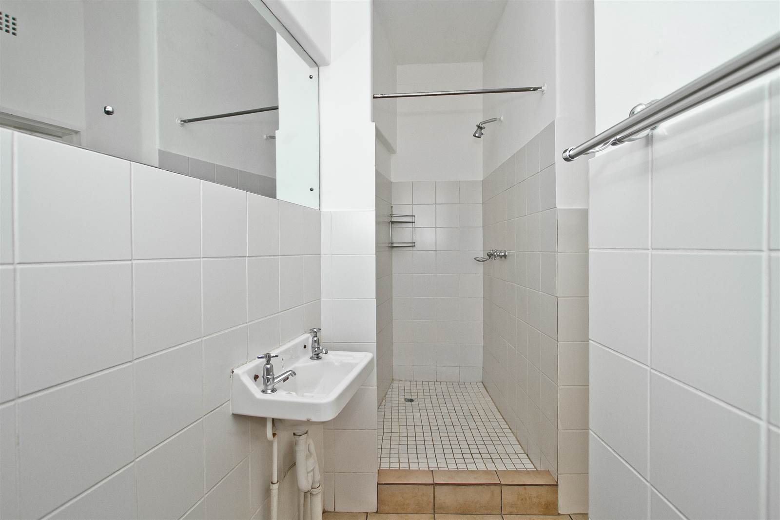 1 Bed Apartment in Illovo photo number 10