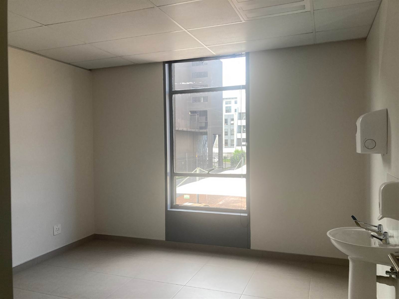 216  m² Commercial space in Rosebank photo number 4