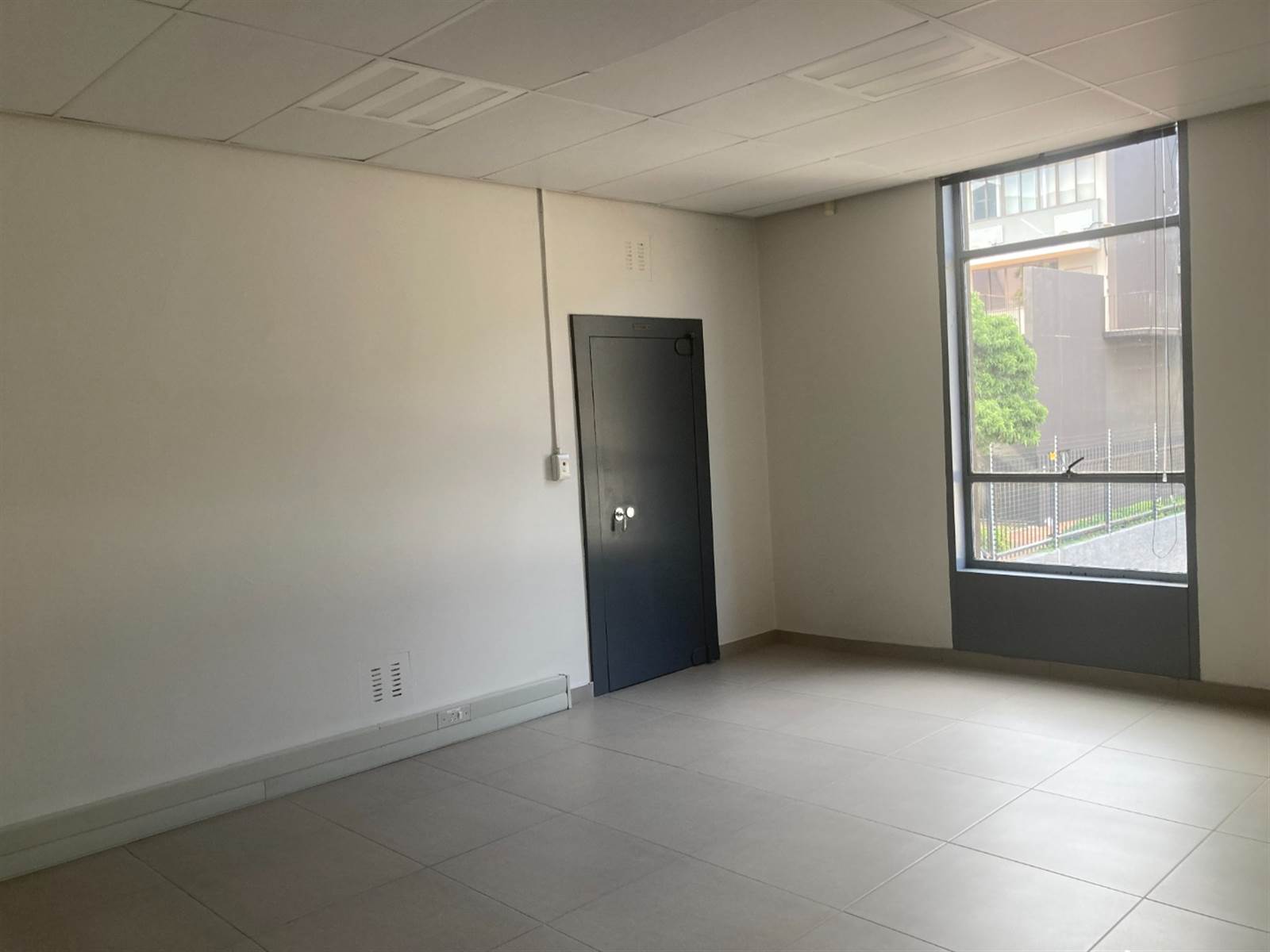 216  m² Commercial space in Rosebank photo number 5