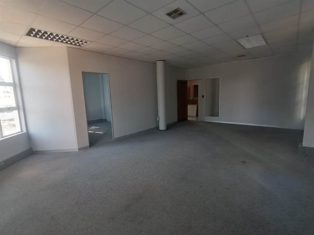 310  m² Commercial space in Mt Edgecombe photo number 2