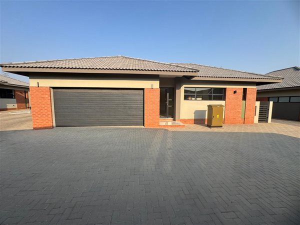 3 Bedroom Townhouse 3 Bedroom Townhouse
