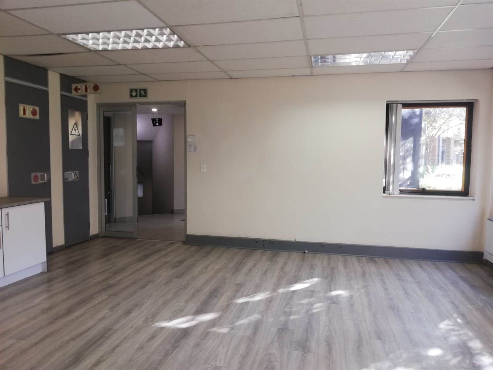 380.55  m² Commercial space in Woodmead photo number 15