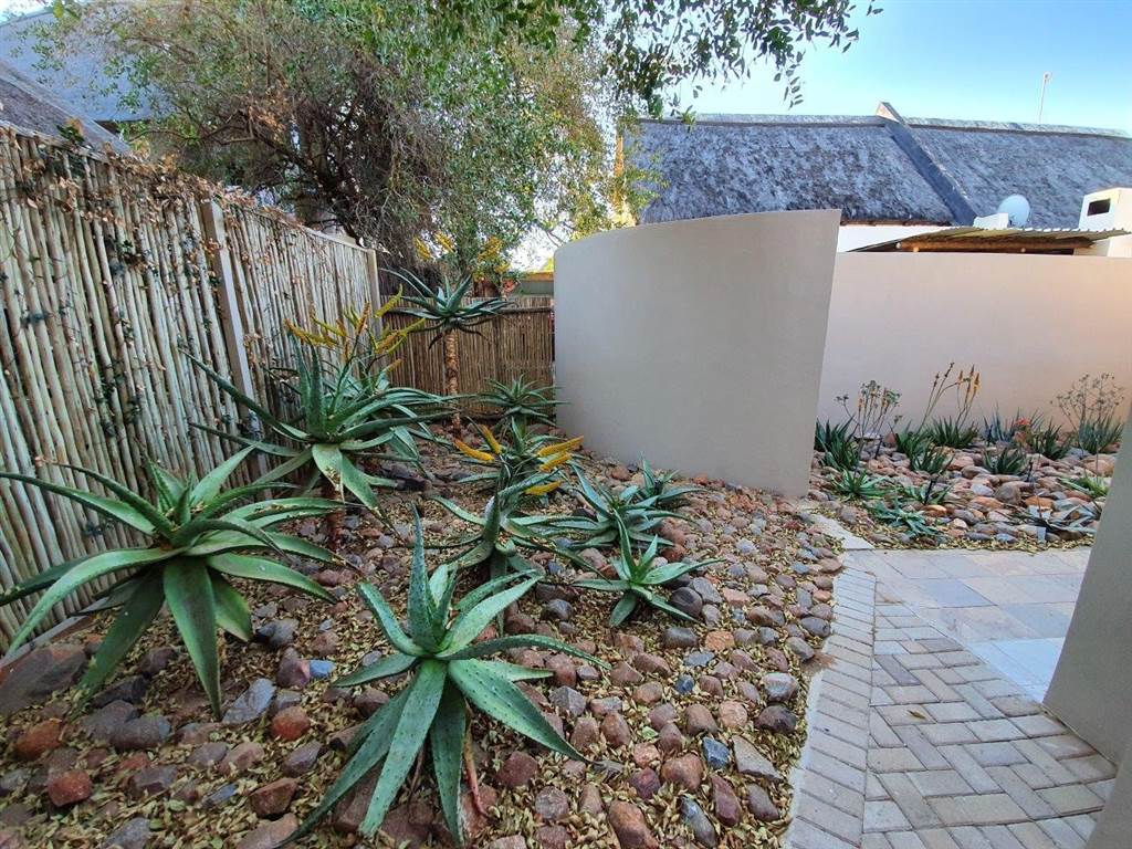 3 Bed Townhouse in Hoedspruit photo number 4