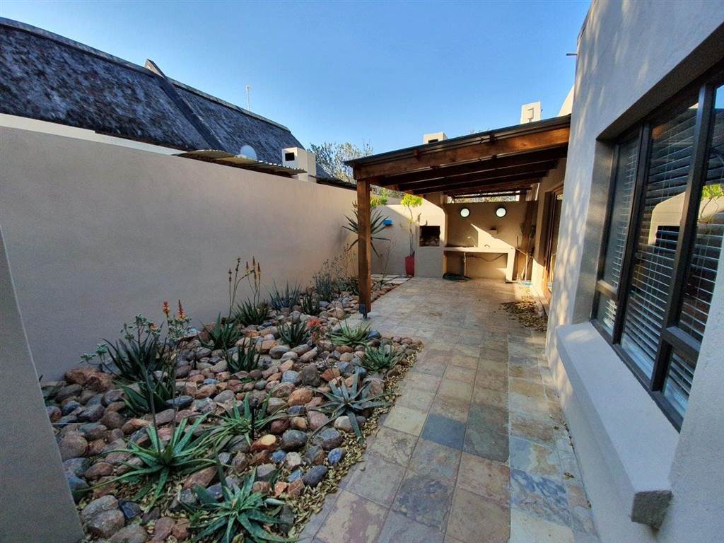 3 Bed Townhouse in Hoedspruit photo number 5
