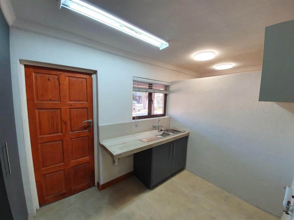 3 Bed Townhouse in Hoedspruit photo number 8