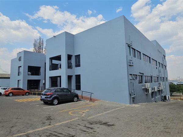 316  m² Commercial space