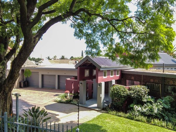 4 Bedroom House 4 Bedroom House