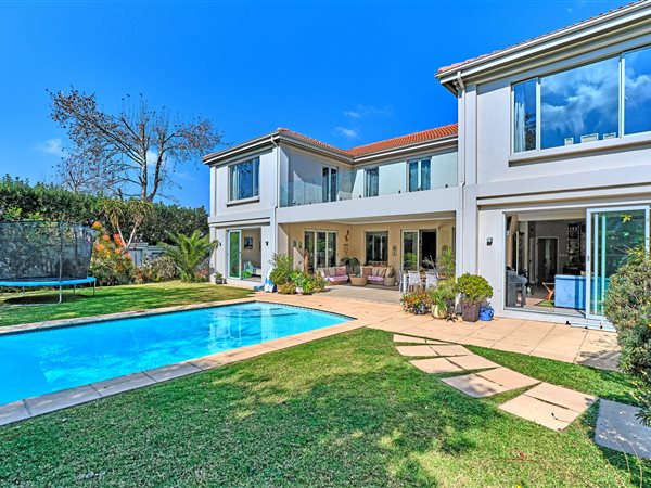 4 Bedroom House 4 Bedroom House