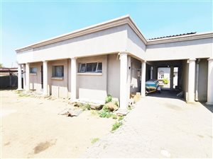 3 Bed Apartment in Benoni South