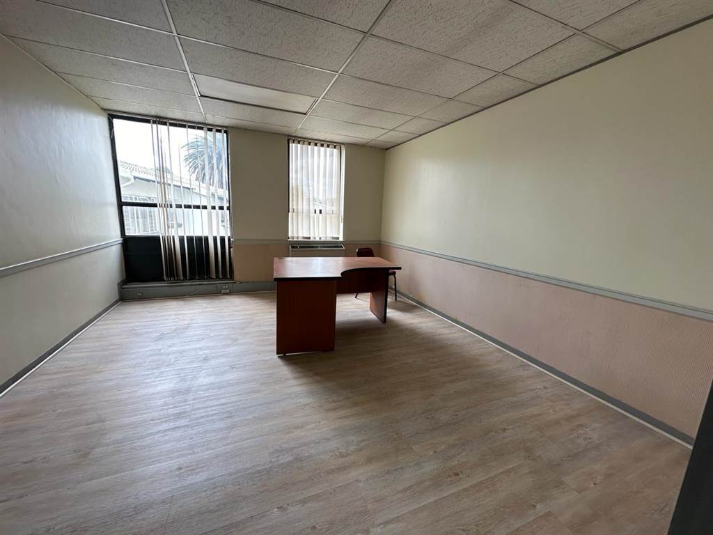 213  m² Commercial space in Denlee photo number 5