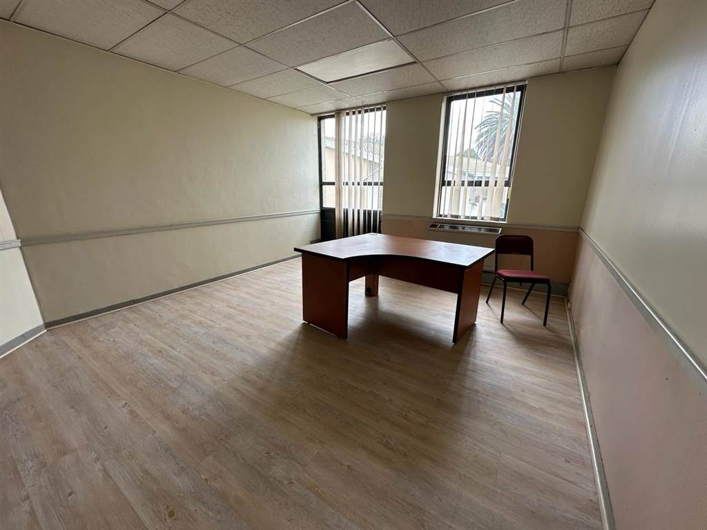 213  m² Commercial space in Denlee photo number 3