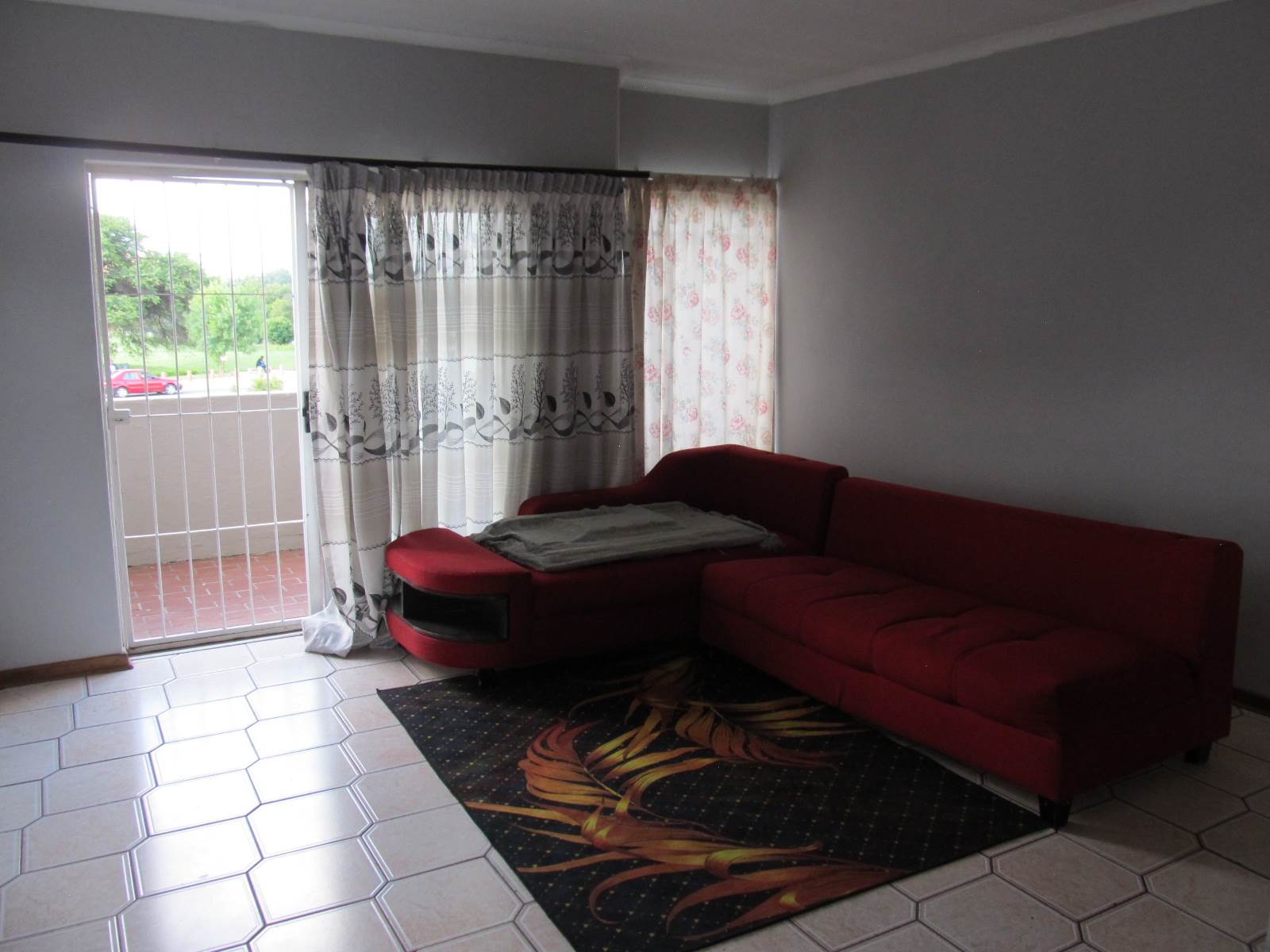 2 Bed Apartment in Bronkhorstspruit photo number 13