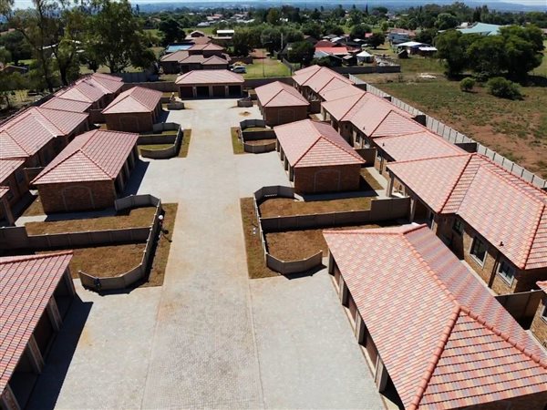 3 Bedroom Townhouse 3 Bedroom Townhouse
