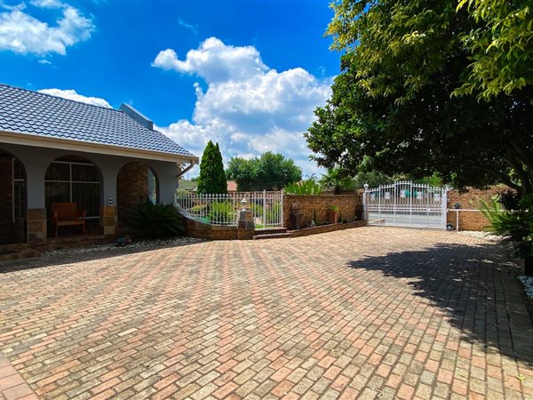 3 Bedroom House 3 Bedroom House