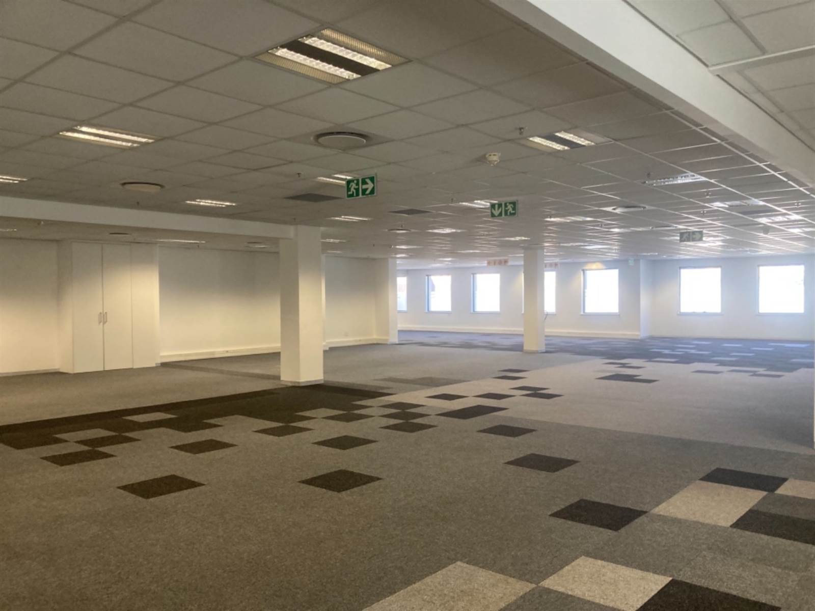 818  m² Commercial space in Rosebank photo number 4