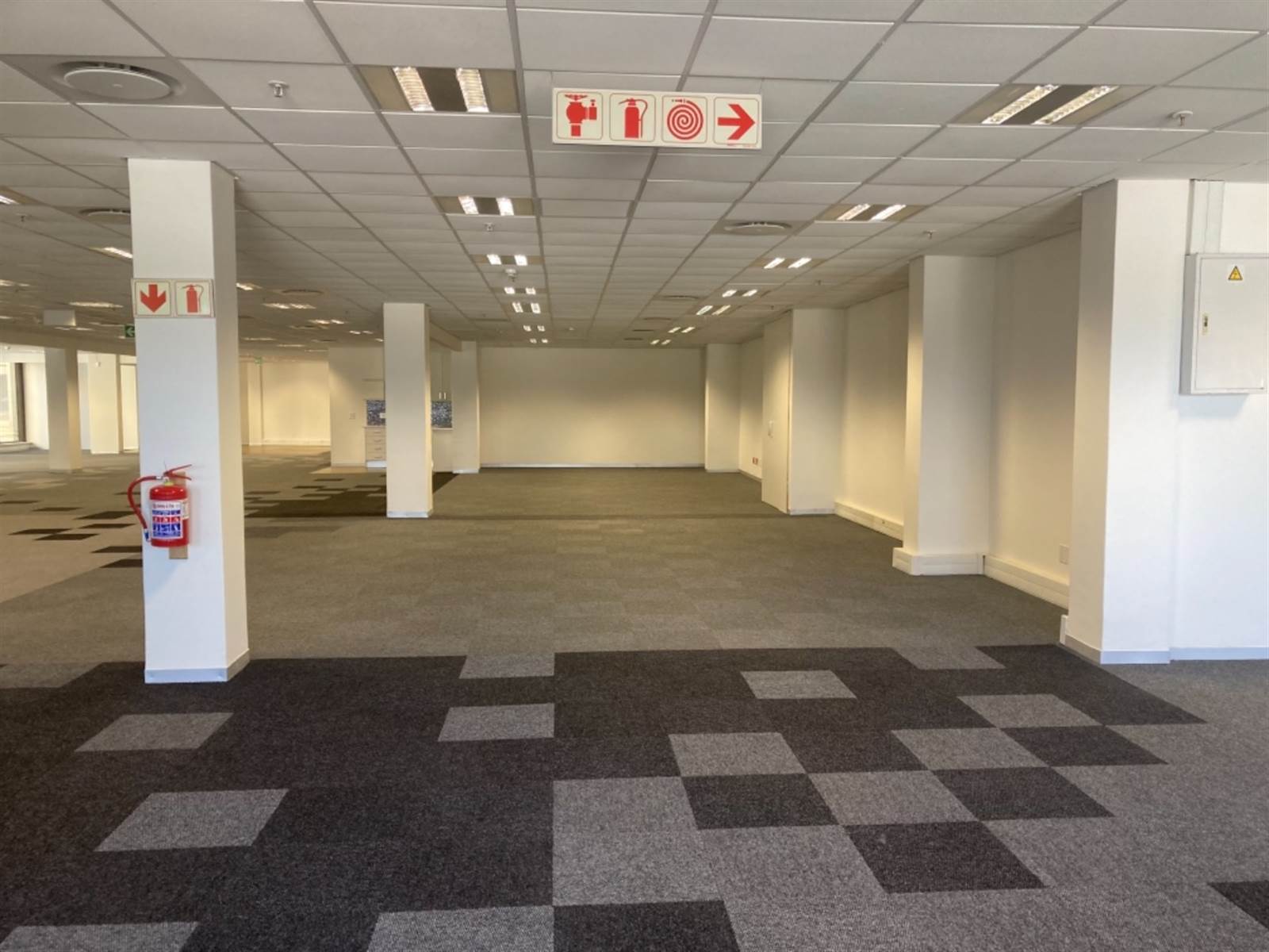 818  m² Commercial space in Rosebank photo number 9