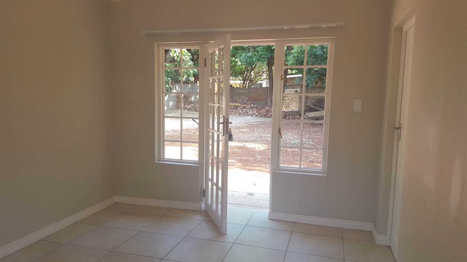 1 Bed Flat in Doringkloof photo number 5