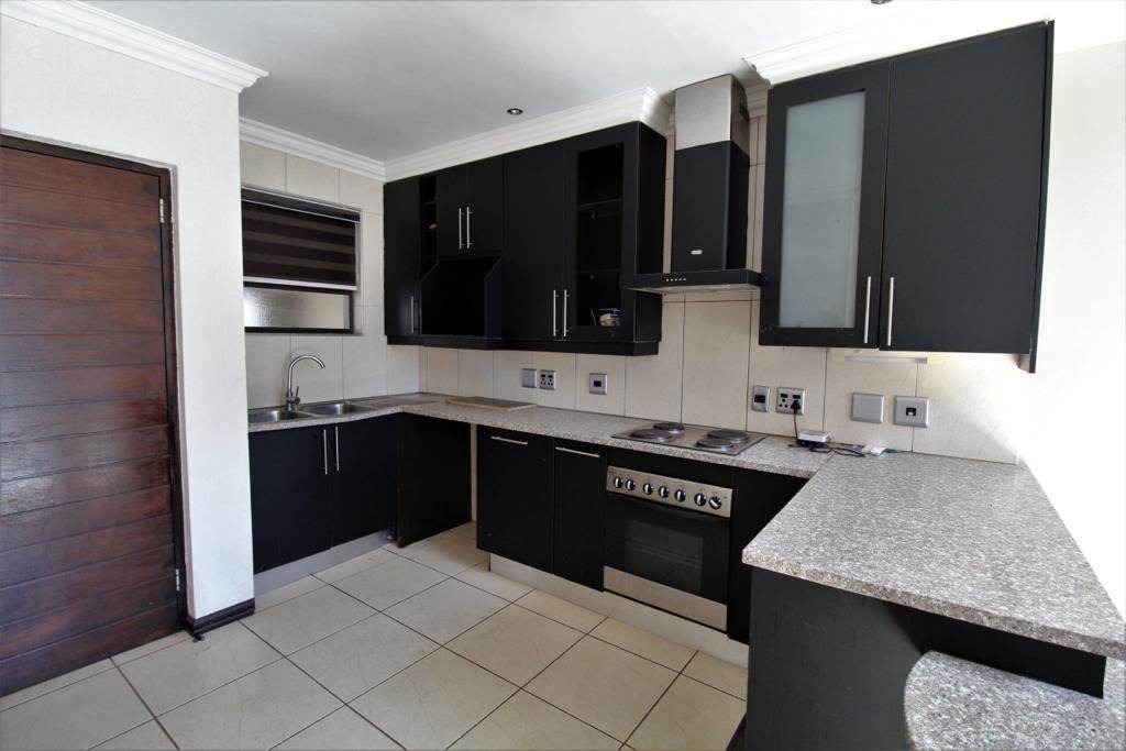 2 Bed Apartment in Fairland photo number 13