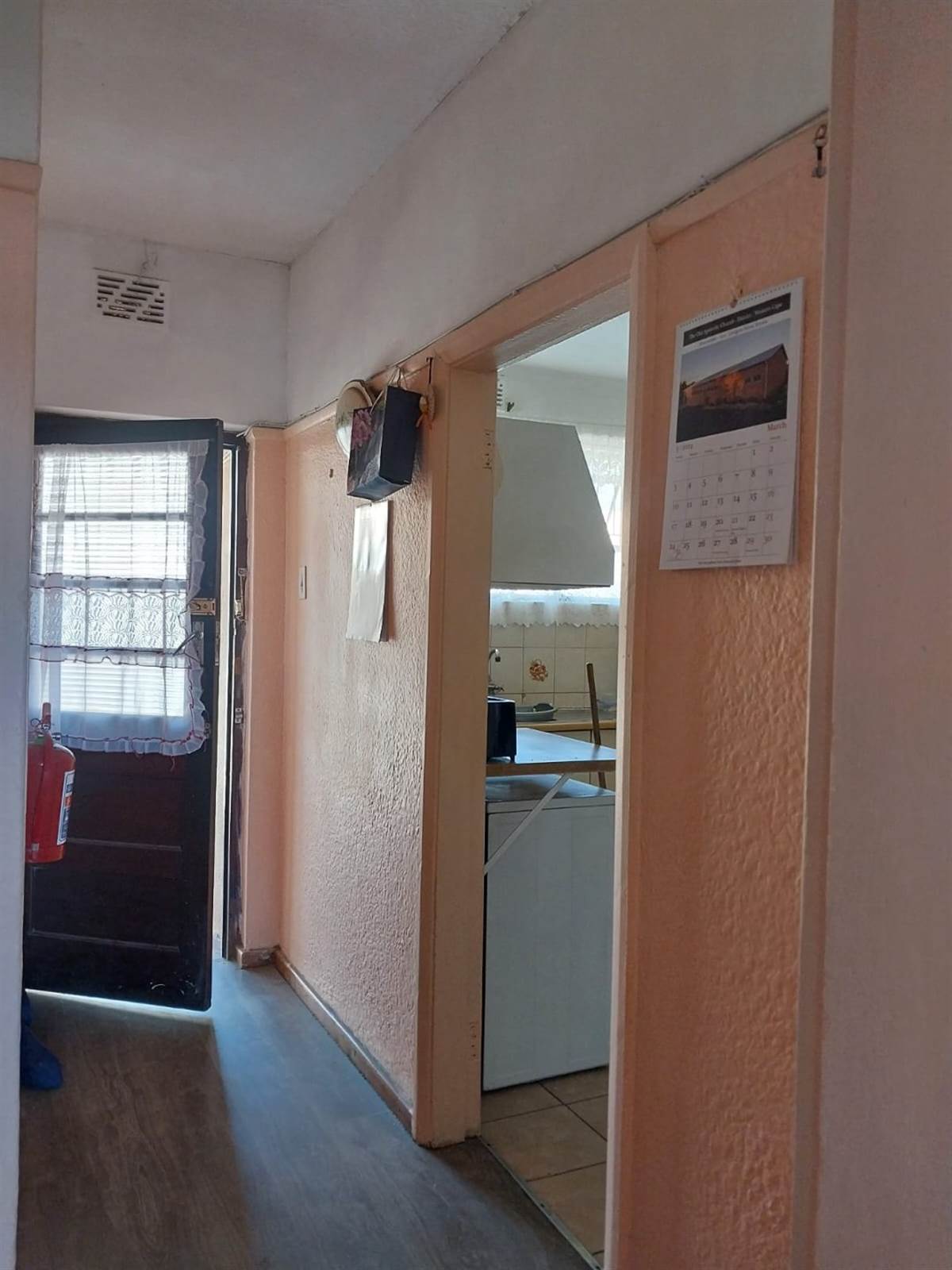 2 Bed Apartment in Parow Valley photo number 9