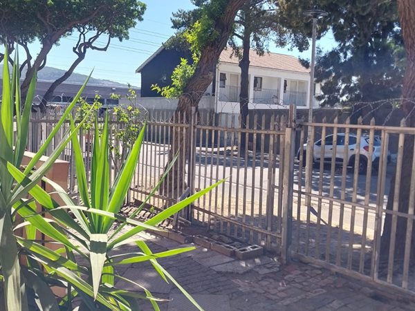 2 Bed Apartment in Parow Valley