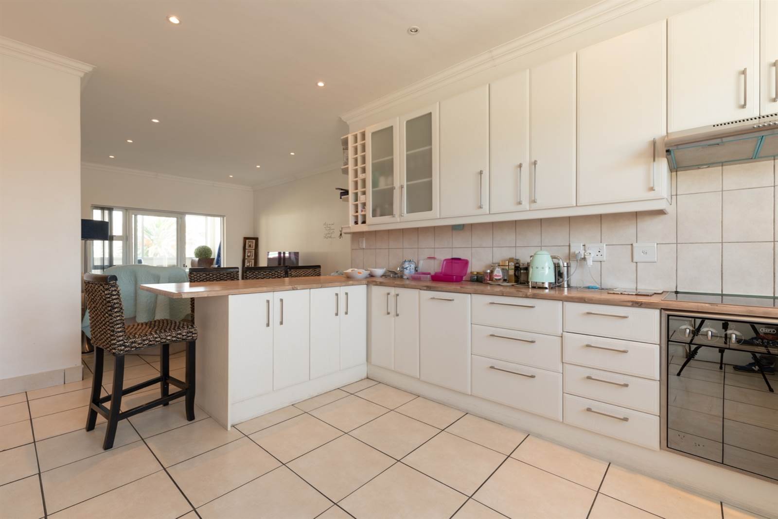 4 Bed Apartment in Gordons Bay Central photo number 2
