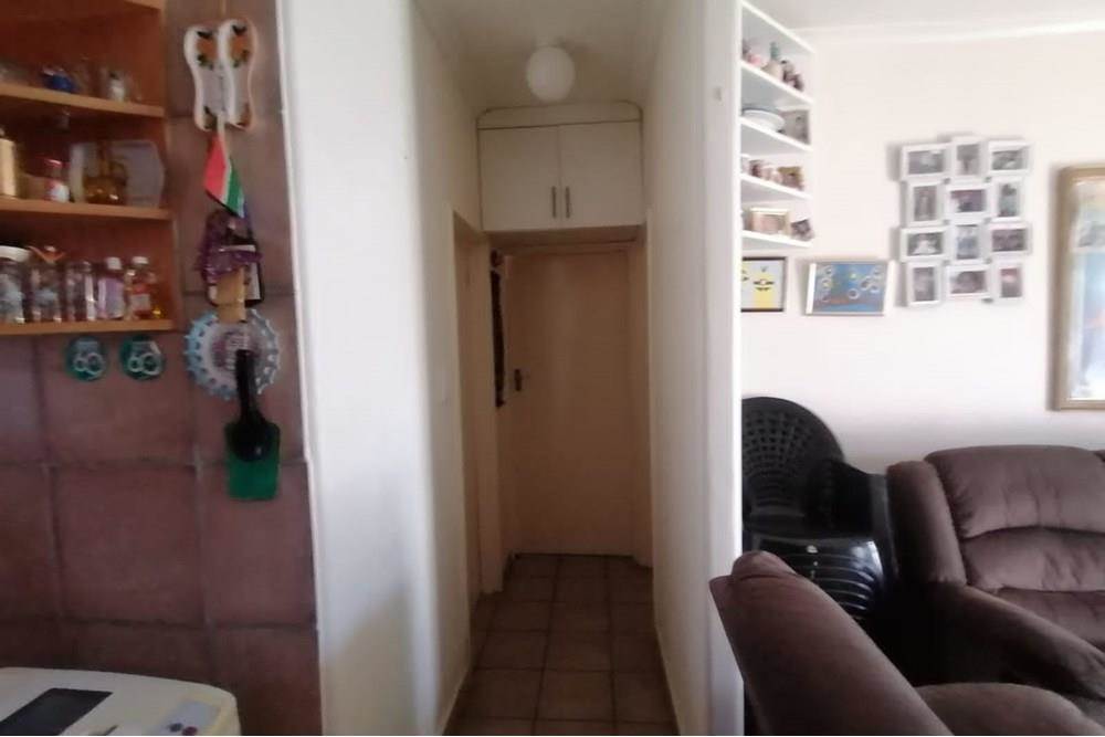 2 Bed Apartment in Vaalpark photo number 5