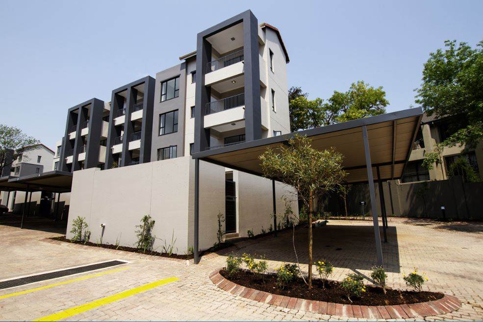 1 Bed Apartment in Fourways photo number 17