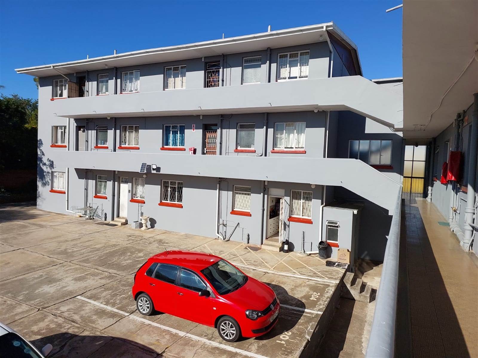 2 Bed Flat in Uitenhage Central photo number 17