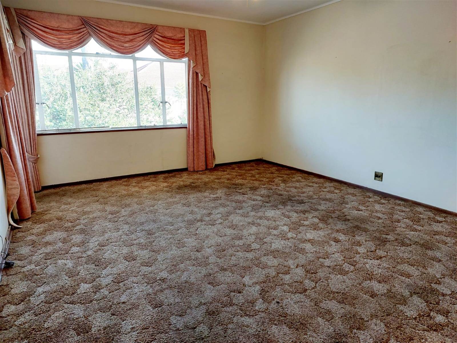 2 Bed Flat in Uitenhage Central photo number 5