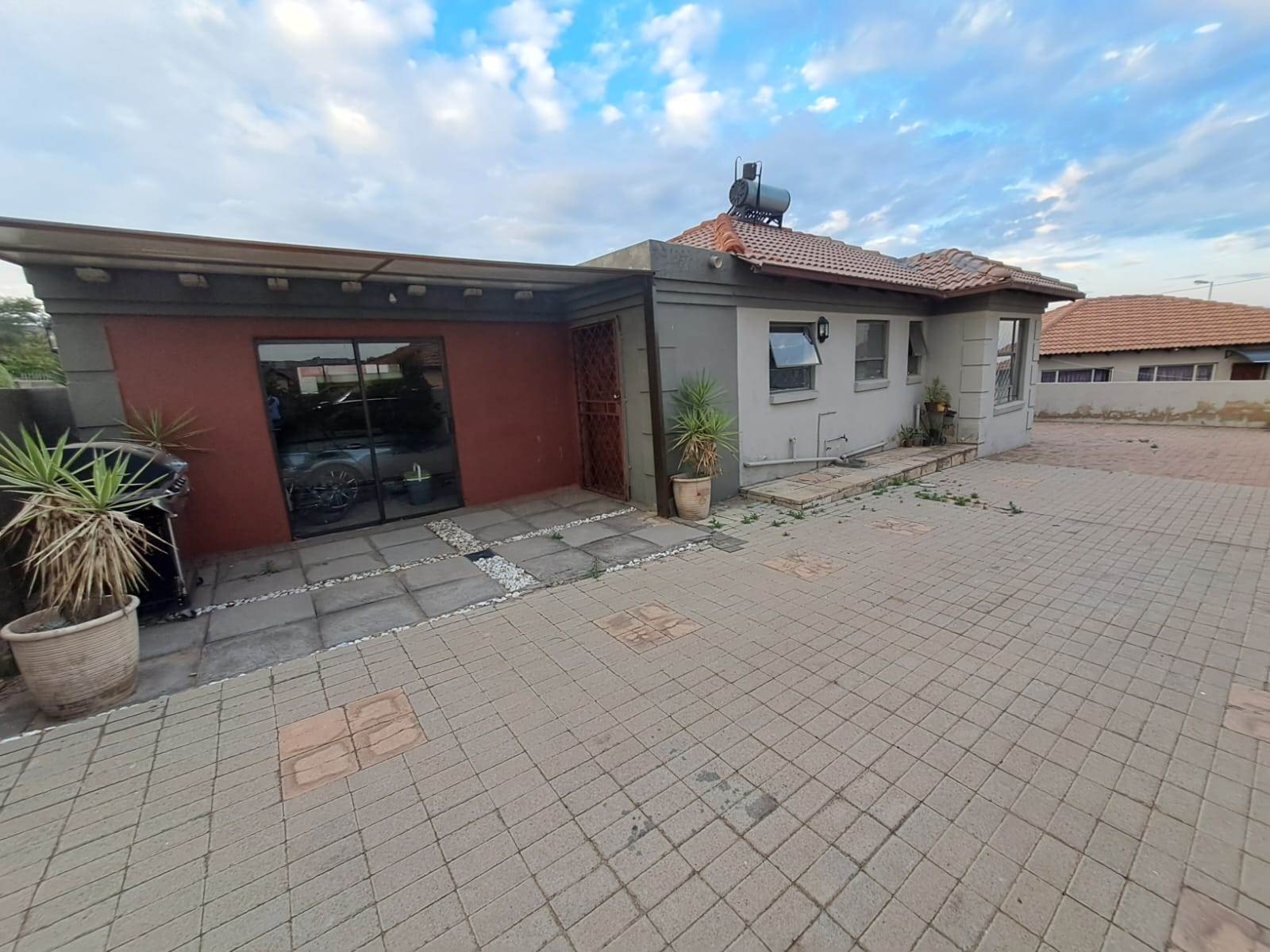 3 Bed House in Olievenhoutbosch photo number 19