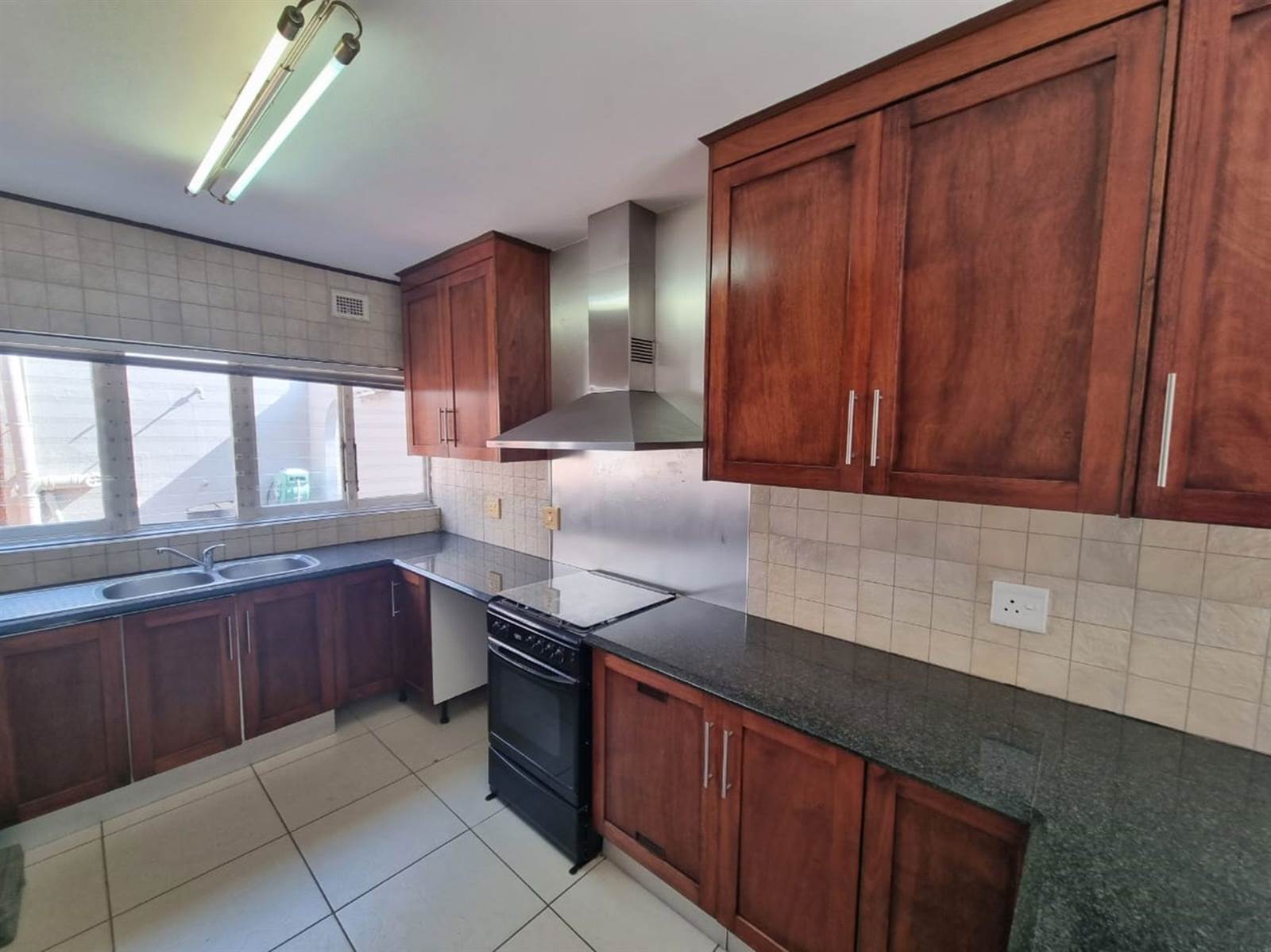4 Bed Apartment in Umhlanga Rocks photo number 13