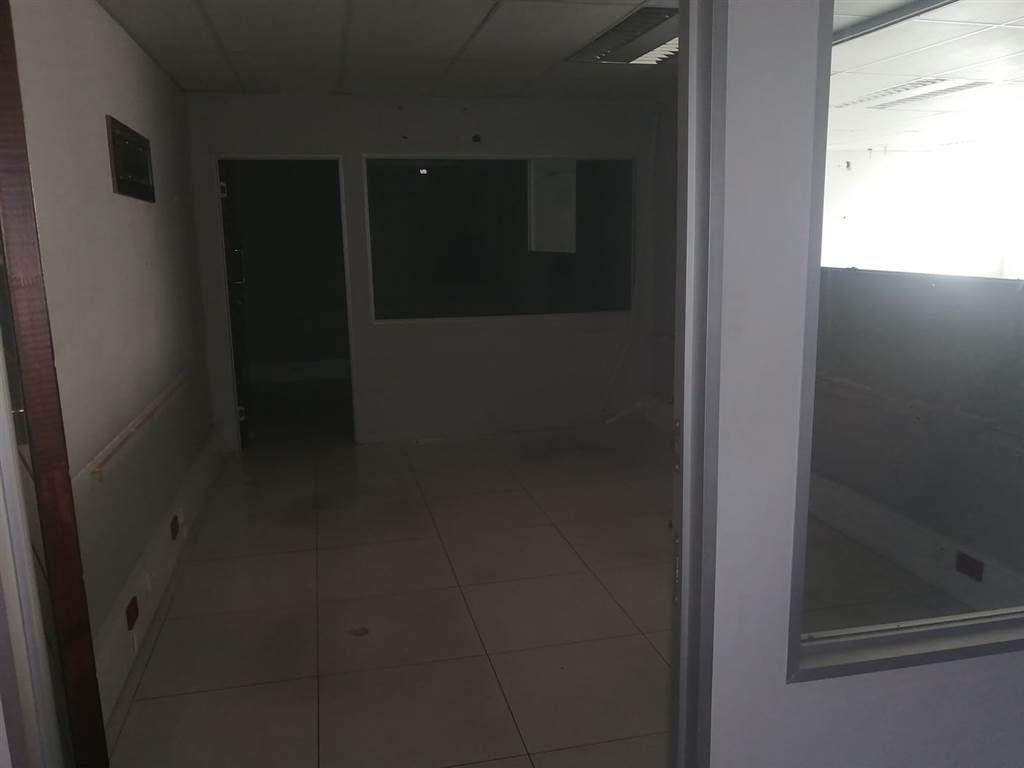 5290  m² Commercial space in Paarden Eiland photo number 22
