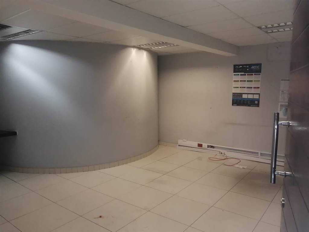 5290  m² Commercial space in Paarden Eiland photo number 23