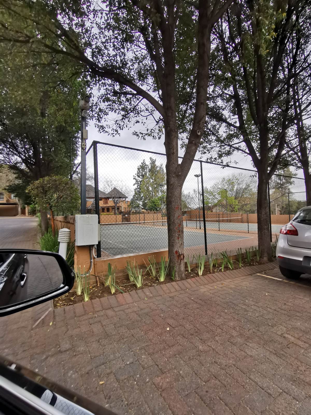 1 Bed Apartment in Douglasdale photo number 11