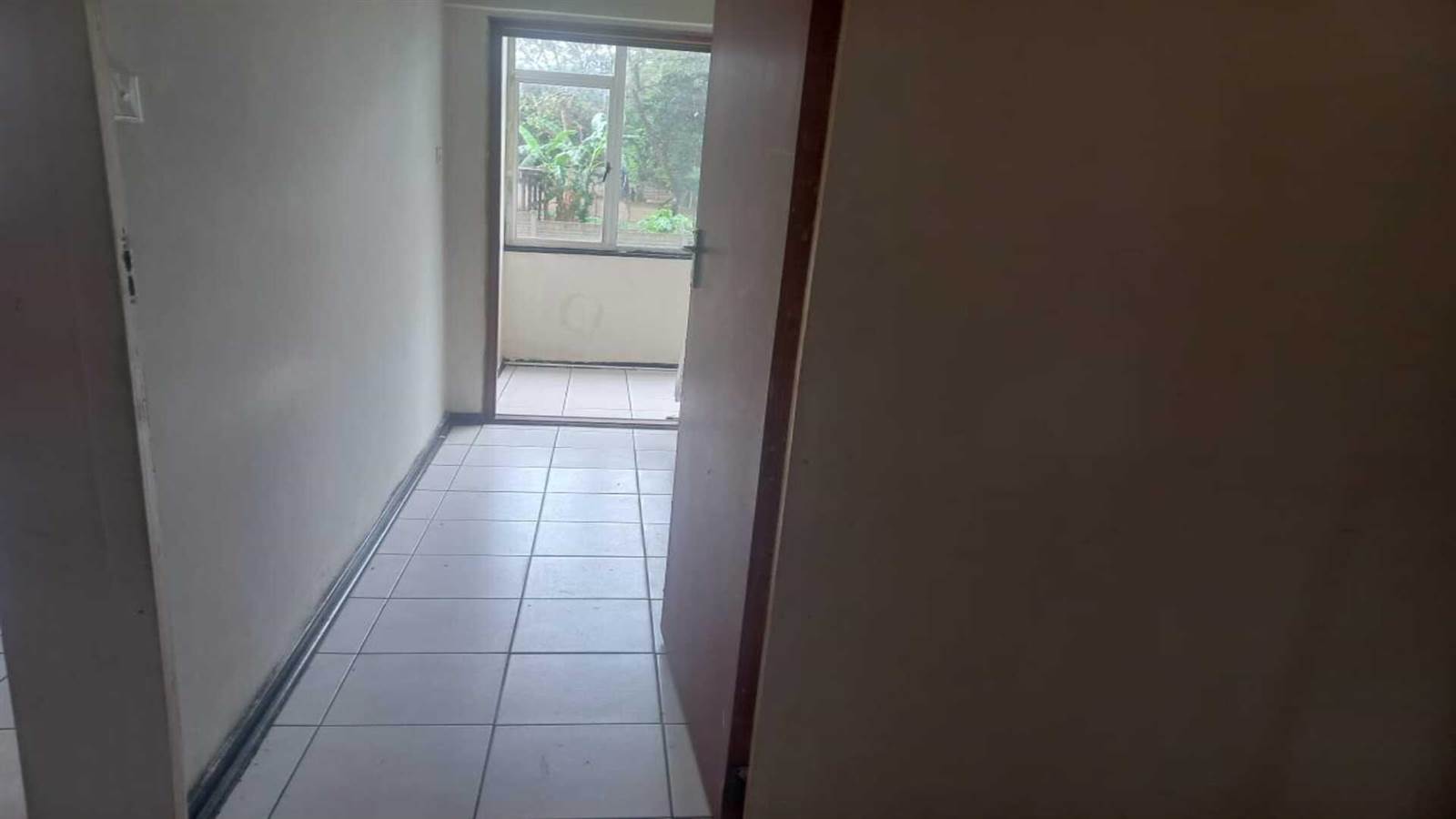1 Bed Flat in Empangeni Central photo number 14