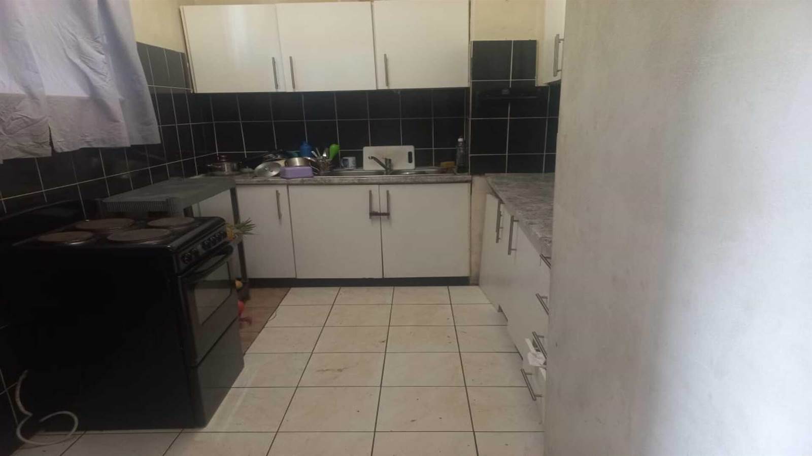 1 Bed Flat in Empangeni Central photo number 16