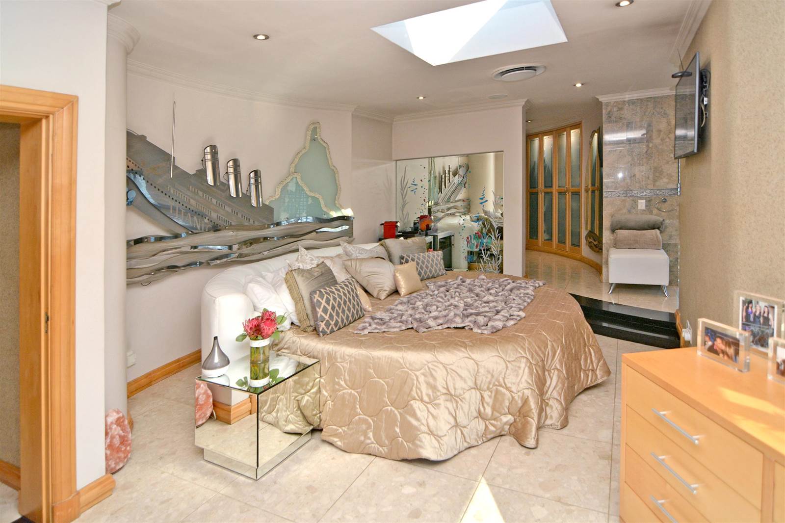 6 Bed House in Bedfordview photo number 13