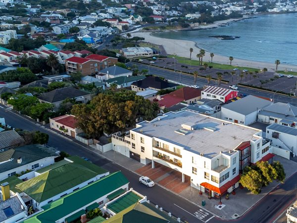 82  m² Commercial space in Gordons Bay Central