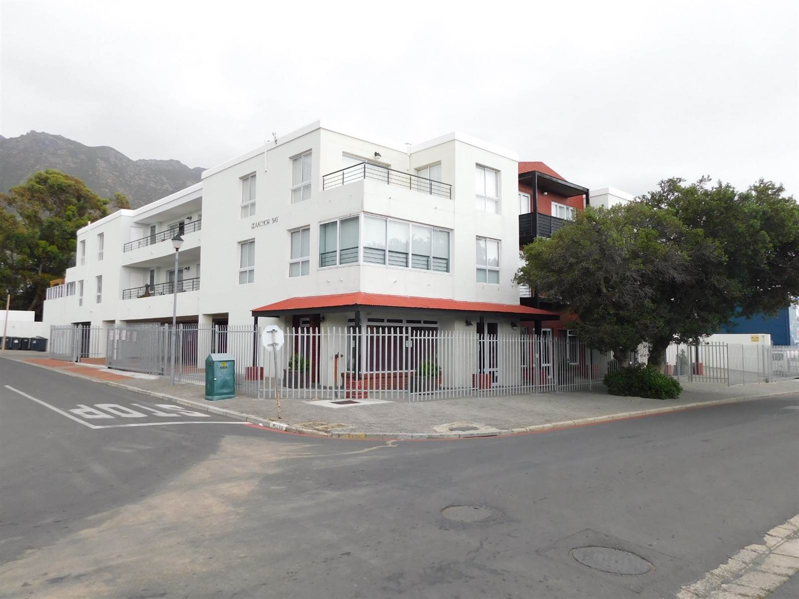 82  m² Commercial space in Gordons Bay Central photo number 20