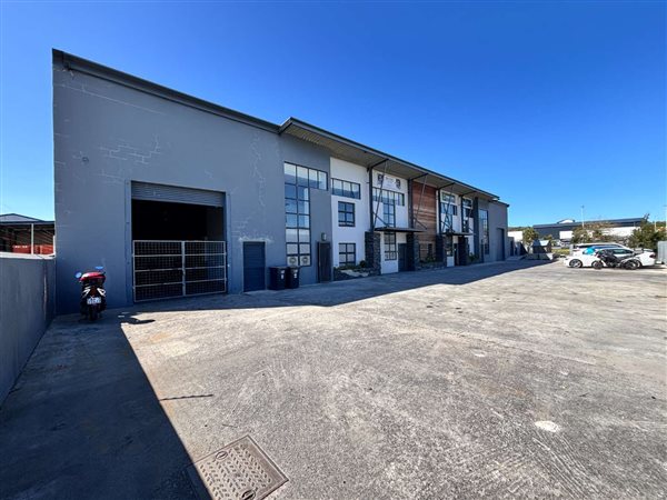 608  m² Industrial space