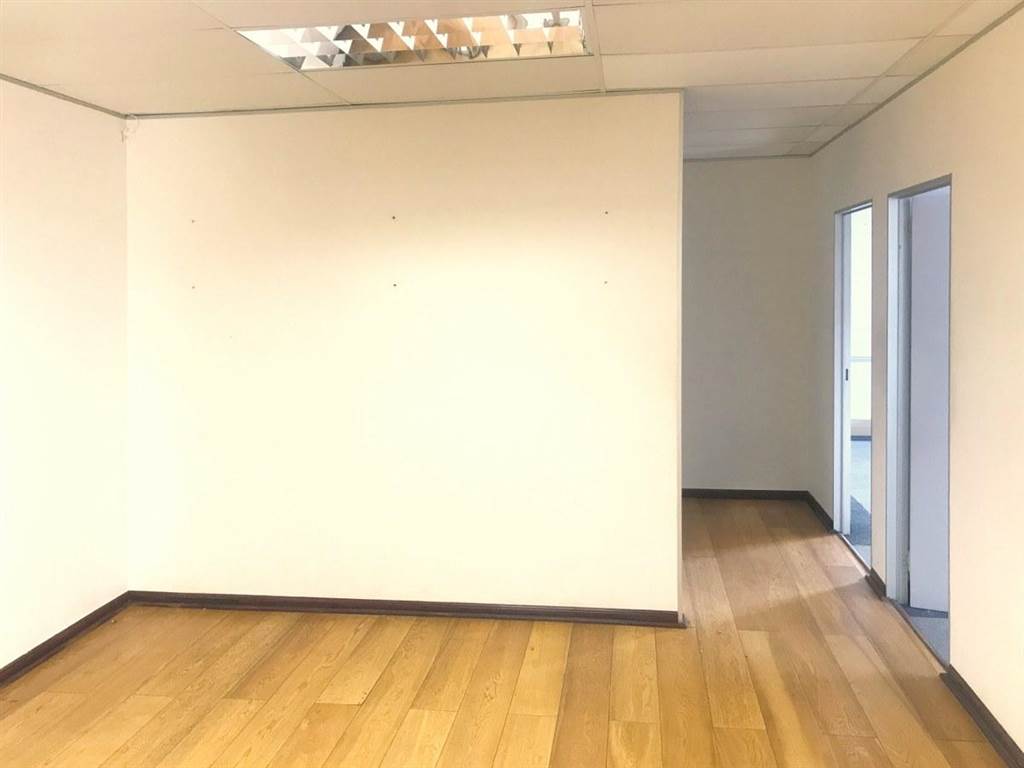 125  m² Office Space in Bedfordview photo number 4