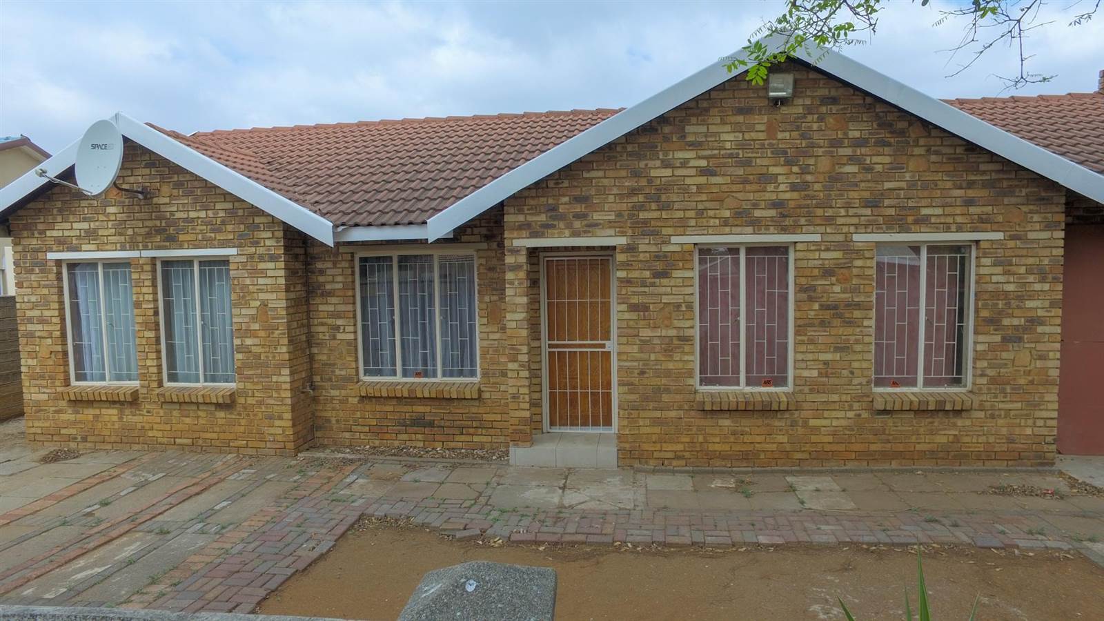 3 Bed House in Bo Dorp photo number 2