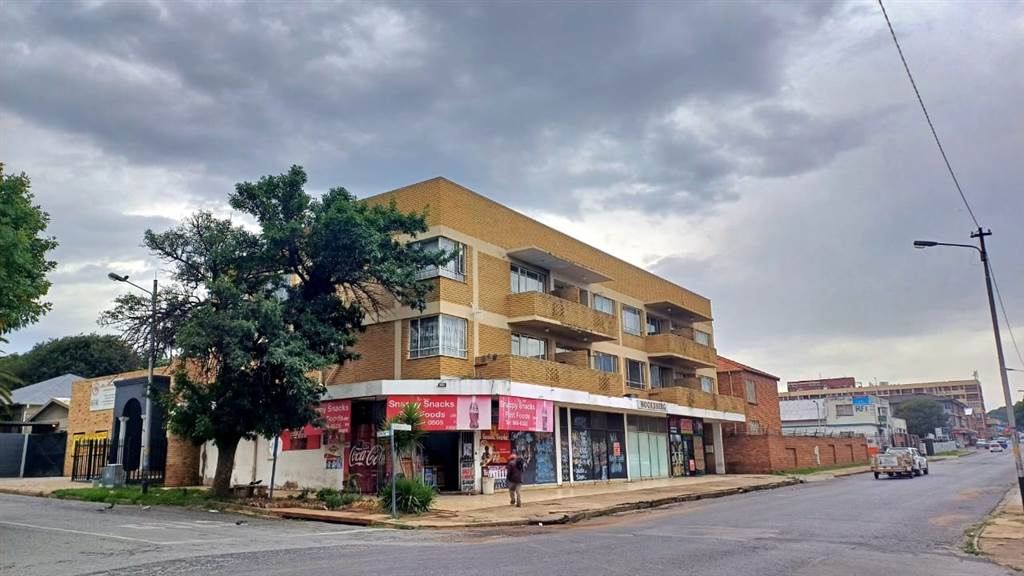 1800  m² Commercial space in Alberton photo number 1
